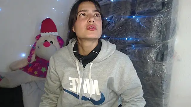 skinny sweet2411 online show from 12/21/25, 11:45