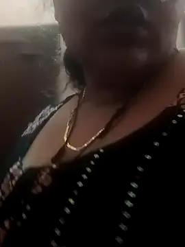 Snapshot of seemi_bhabhi chatting on 01/28/25, 12:47 seemi bhabhi online show from 01/28/25, 12:47