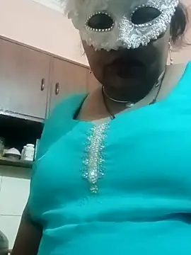 Snapshot of seemi_bhabhi chatting on 03/02/25, 09:22 seemi bhabhi online show from 03/02/25, 09:22