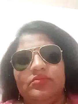 Snapshot of seemi_bhabhi chatting on 03/08/25, 04:39 seemi bhabhi online show from 03/08/25, 04:39