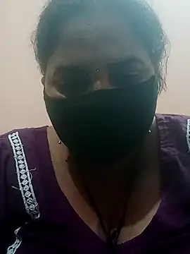 Snapshot of seemi_bhabhi chatting on 03/22/25, 06:47 seemi bhabhi online show from 03/22/25, 06:47