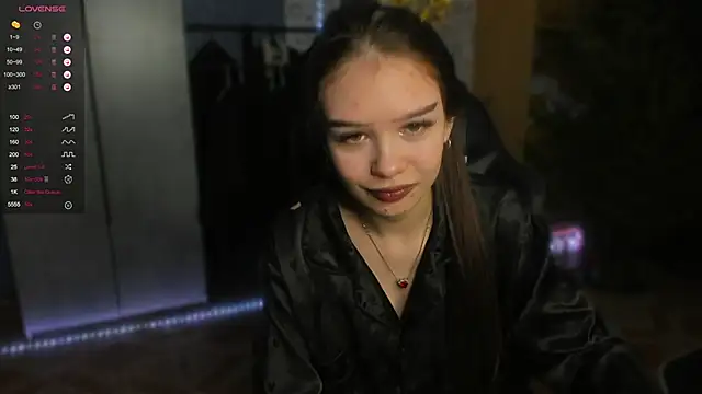 Snapshot of SweetyDeviliya chatting on 12/19/25, 01:40 SweetyDeviliya online show from 12/19/25, 01:40