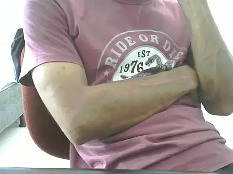 Snapshot of bbehemothh chatting on 02/09/25, 04:40 bbehemothh online show from 02/09/25, 04:40