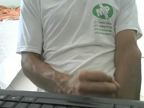 Snapshot of bbehemothh chatting on 03/04/25, 05:03 bbehemothh online show from 03/04/25, 05:03