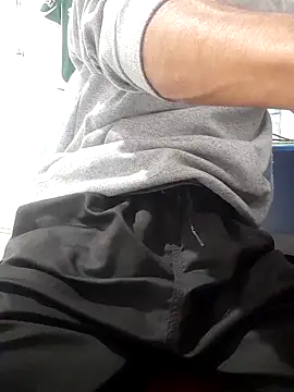 Snapshot of bbehemothh chatting on 11/21/25, 11:31 bbehemothh online show from 11/21/25, 11:31