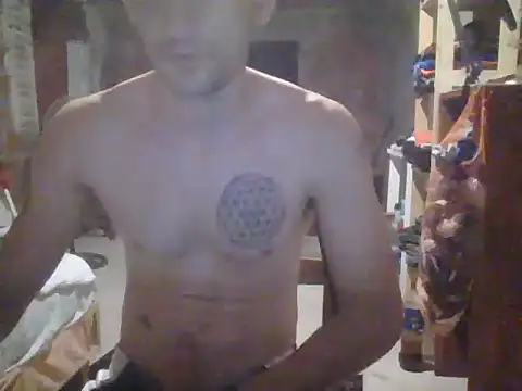 Snapshot of elsaiya chatting on 02/05/25, 01:04 elsaiya online show from 02/05/25, 01:04