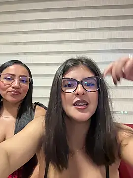 kim zaratte online show from 05/12/26, 04:42