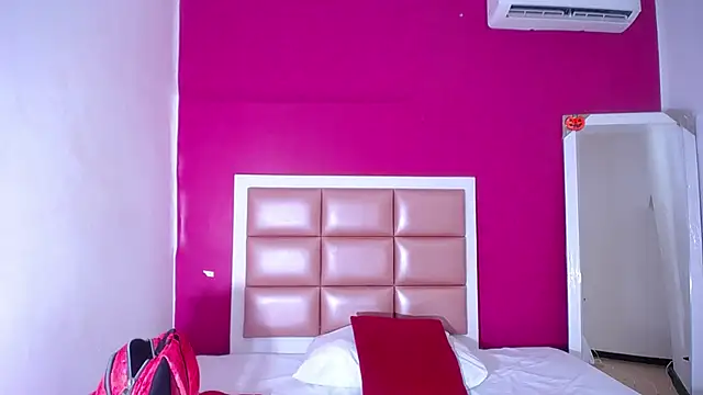 Snapshot of kinky_redhead18 chatting on 01/29/25, 01:49 kinky redhead18 online show from 01/29/25, 01:49