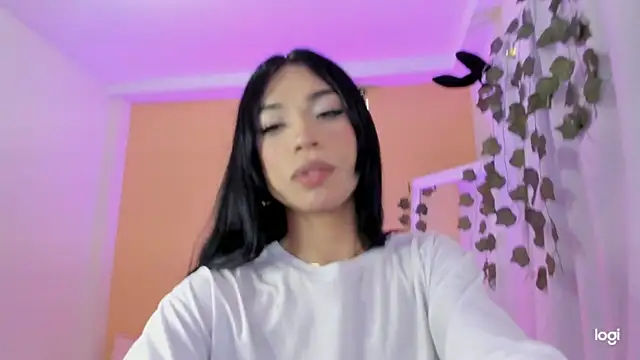 Snapshot of AndreaSweet_ chatting on 02/05/25, 10:01 AndreaSweet  online show from 02/05/25, 10:01