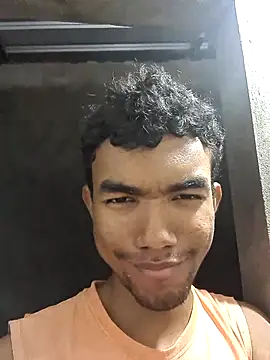 Snapshot of Reynold2608 chatting on 12/22/24, 03:55 Reynold2608 online show from 12/22/24, 03:55