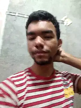 Snapshot of Reynold2608 chatting on 12/18/25, 04:13 Reynold2608 online show from 12/18/25, 04:13