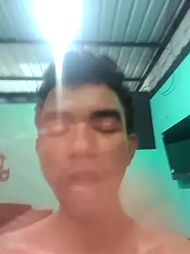 Reynold2608 online show from 04/11/26, 04:33