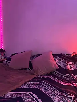 Nina-Chick777 online show from 02/10/25, 08:42