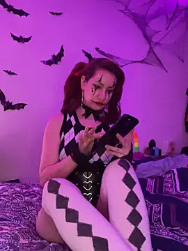 Nina-Chick777 online show from 10/28/25, 06:39