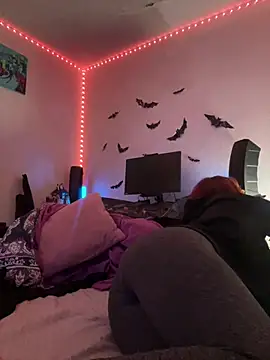 Nina-Chick777 online show from 02/04/26, 12:00