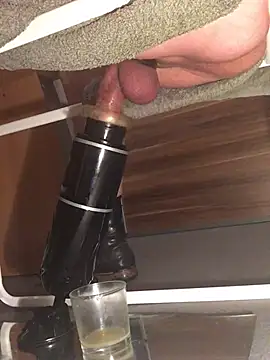 Snapshot of Inseminator69 chatting on 12/14/24, 06:30 Inseminator69 online show from 12/14/24, 06:30