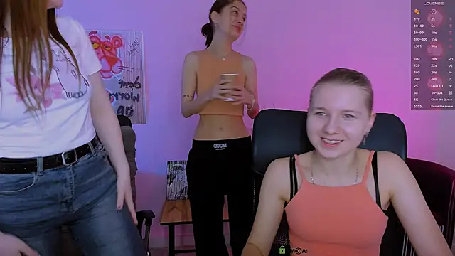 pure radiance1 online show from 11/28/25, 10:18