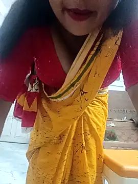 Snapshot of Priya_2222 chatting on 03/13/26, 05:52 Priya 2222 online show from 03/13/26, 05:52