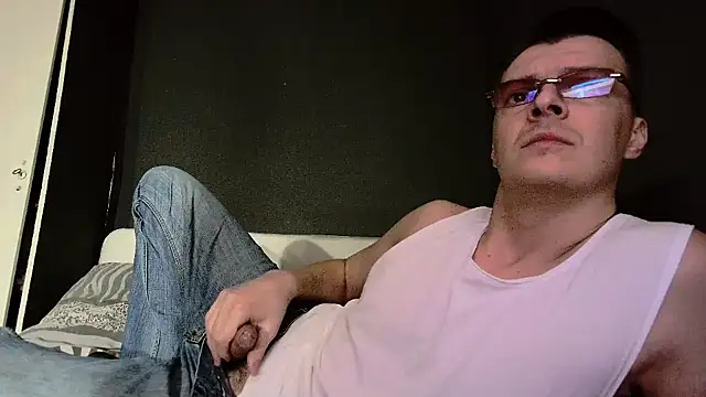 Snapshot of Rosieflo chatting on 12/10/24, 01:00 Rosieflo online show from 12/10/24, 01:00