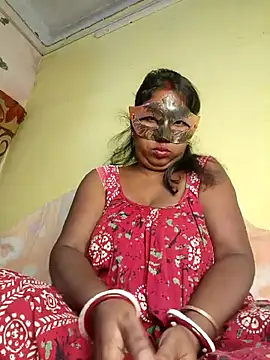 Snapshot of tinabhabhi chatting on 10/28/25, 11:03 tinabhabhi online show from 10/28/25, 11:03