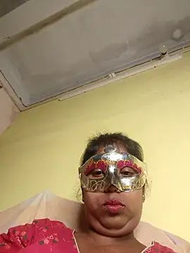 Snapshot of tinabhabhi chatting on 12/04/25, 10:35 tinabhabhi online show from 12/04/25, 10:35