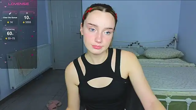 Snapshot of Wild_Sophie_ chatting on 11/16/25, 05:51 Wild Sophie online show from 11/16/25, 05:51