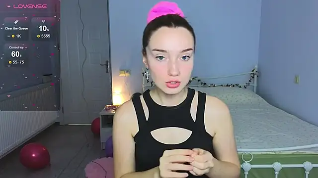 Snapshot of Wild_Sophie_ chatting on 12/05/25, 03:41 Wild Sophie online show from 12/05/25, 03:41