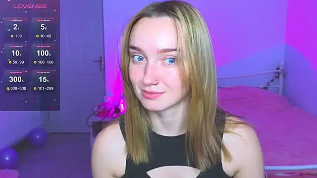 Snapshot of Wild_Sophie_ chatting on 12/14/25, 04:34 Wild Sophie online show from 12/14/25, 04:34