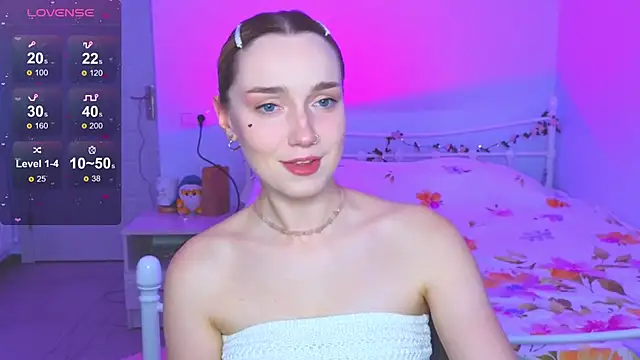 Snapshot of Wild_Sophie_ chatting on 12/19/25, 01:51 Wild Sophie online show from 12/19/25, 01:51