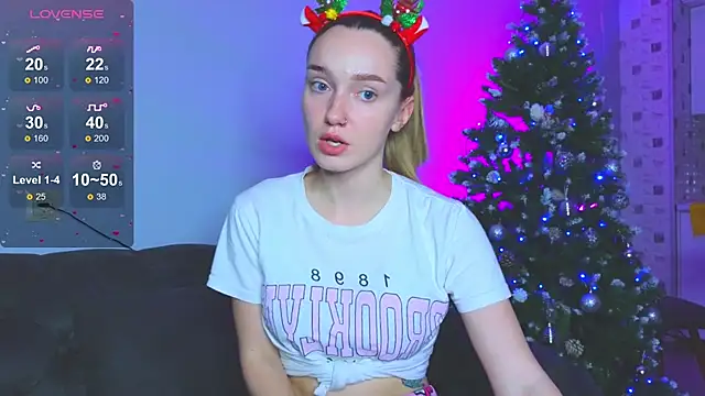 Snapshot of Wild_Sophie_ chatting on 12/20/25, 06:15 Wild Sophie online show from 12/20/25, 06:15
