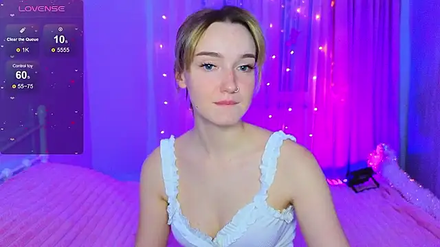 Snapshot of Wild_Sophie_ chatting on 01/07/26, 03:25 Wild Sophie online show from 01/07/26, 03:25