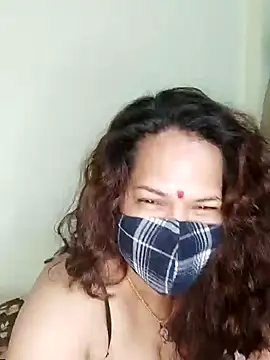 Snapshot of Anika-Bhabhi chatting on 01/17/25, 01:13 Anika-Bhabhi online show from 01/17/25, 01:13