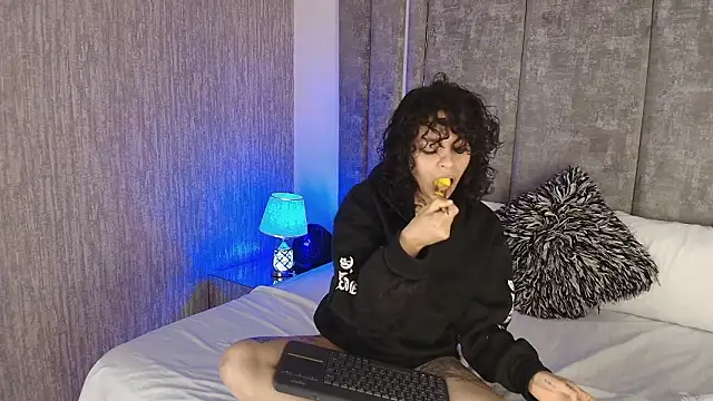 Snapshot of KatherineGomez chatting on 02/04/26, 02:17 KatherineGomez online show from 02/04/26, 02:17