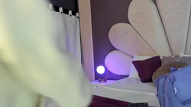 Snapshot of KatherineGomez chatting on 04/15/26, 03:02 KatherineGomez online show from 04/15/26, 03:02