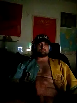 Snapshot of Ozomitro chatting on 03/19/25, 10:31 Ozomitro online show from 03/19/25, 10:31