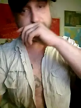 Snapshot of Ozomitro chatting on 03/22/25, 07:09 Ozomitro online show from 03/22/25, 07:09