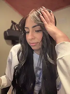 Hilary pinkk online show from 11/14/25, 01:59