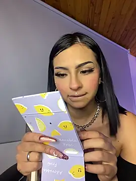 Hilary pinkk online show from 04/28/26, 02:27