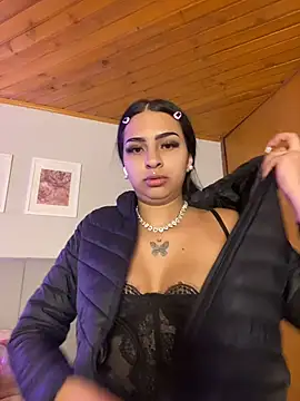 Hilary pinkk online show from 05/07/26, 02:50