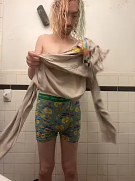 tallnerdyguy online show from 10/26/25, 09:53