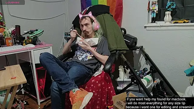 tallnerdyguy online show from 11/18/25, 03:23