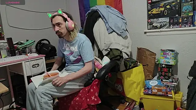 tallnerdyguy online show from 05/17/26, 01:47