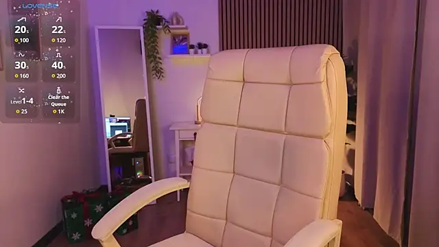 Snapshot of margeriTirell chatting on 12/14/25, 02:50 margeriTirell online show from 12/14/25, 02:50