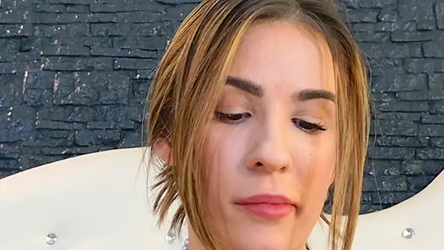 Snapshot of LaurynCopper chatting on 01/06/25, 12:13 LaurynCopper online show from 01/06/25, 12:13