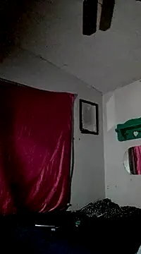 Snapshot of ivylee31 chatting on 12/27/24, 01:53 ivylee31 online show from 12/27/24, 01:53