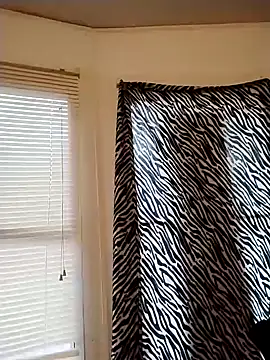 Snapshot of ivylee31 chatting on 02/07/25, 10:20 ivylee31 online show from 02/07/25, 10:20