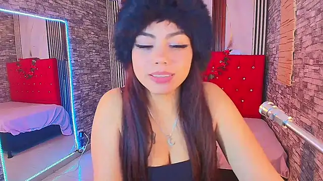 Snapshot of maribelsex303av chatting on 11/14/25, 03:33 maribelsex303av online show from 11/14/25, 03:33