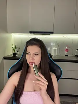 CurlyLara online show from 04/01/26, 05:54