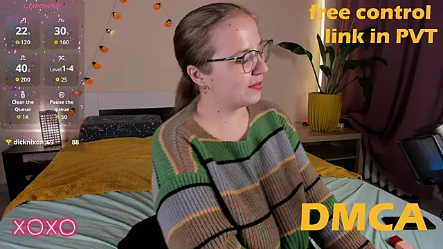 Snapshot of Your_Penny_ chatting on 10/15/25, 07:47 Your Penny online show from 10/15/25, 07:47