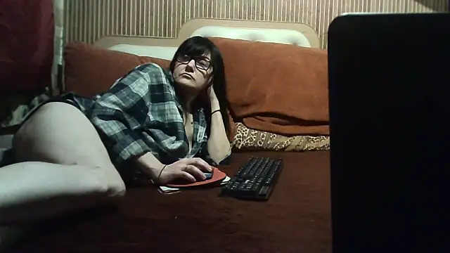 AlanaLaDream online show from 12/21/25, 05:42